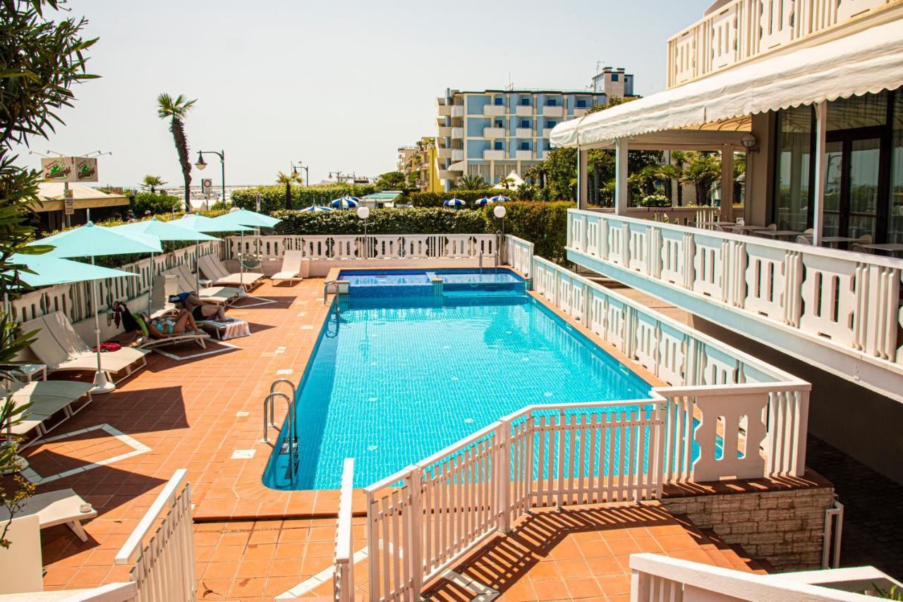 Hotel Savoy Caorle Extérieur photo