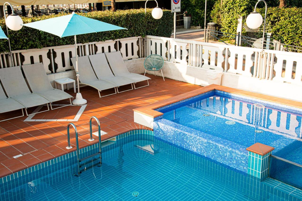 Hotel Savoy Caorle Extérieur photo