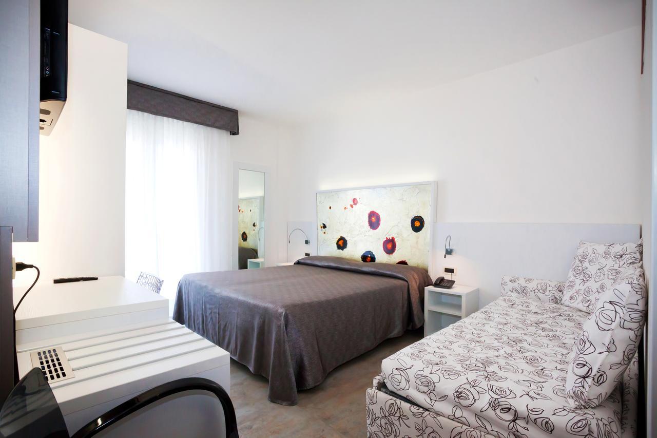 Hotel Savoy Caorle Extérieur photo